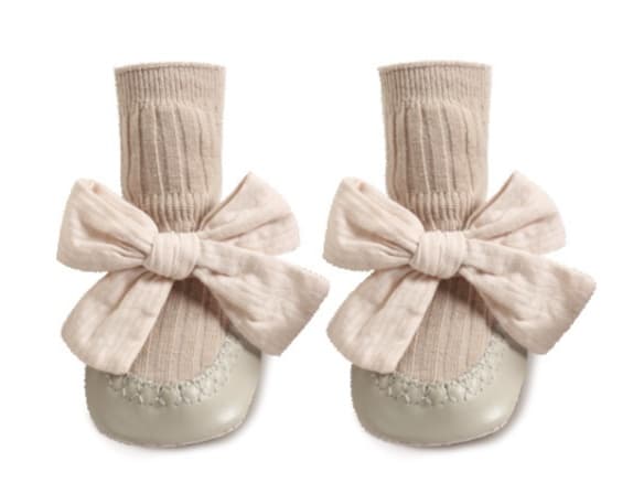 ファーストシューズふわもこリボン付きファーストシューズ