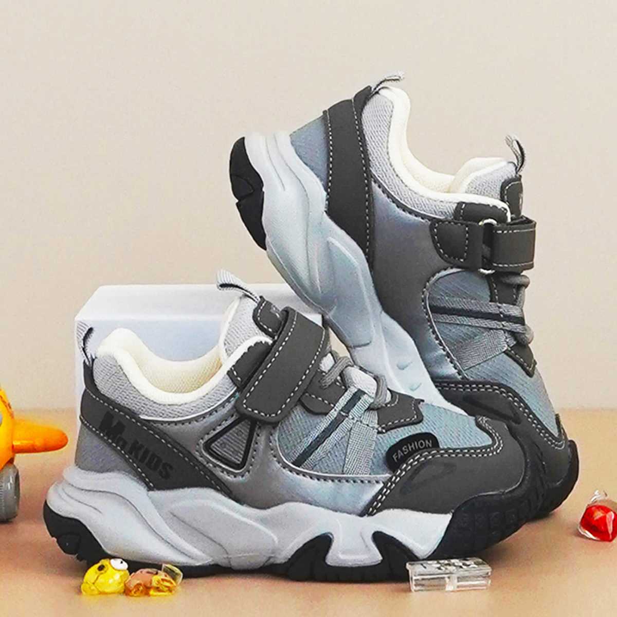 ファーストシューズふわもこキッズランナー