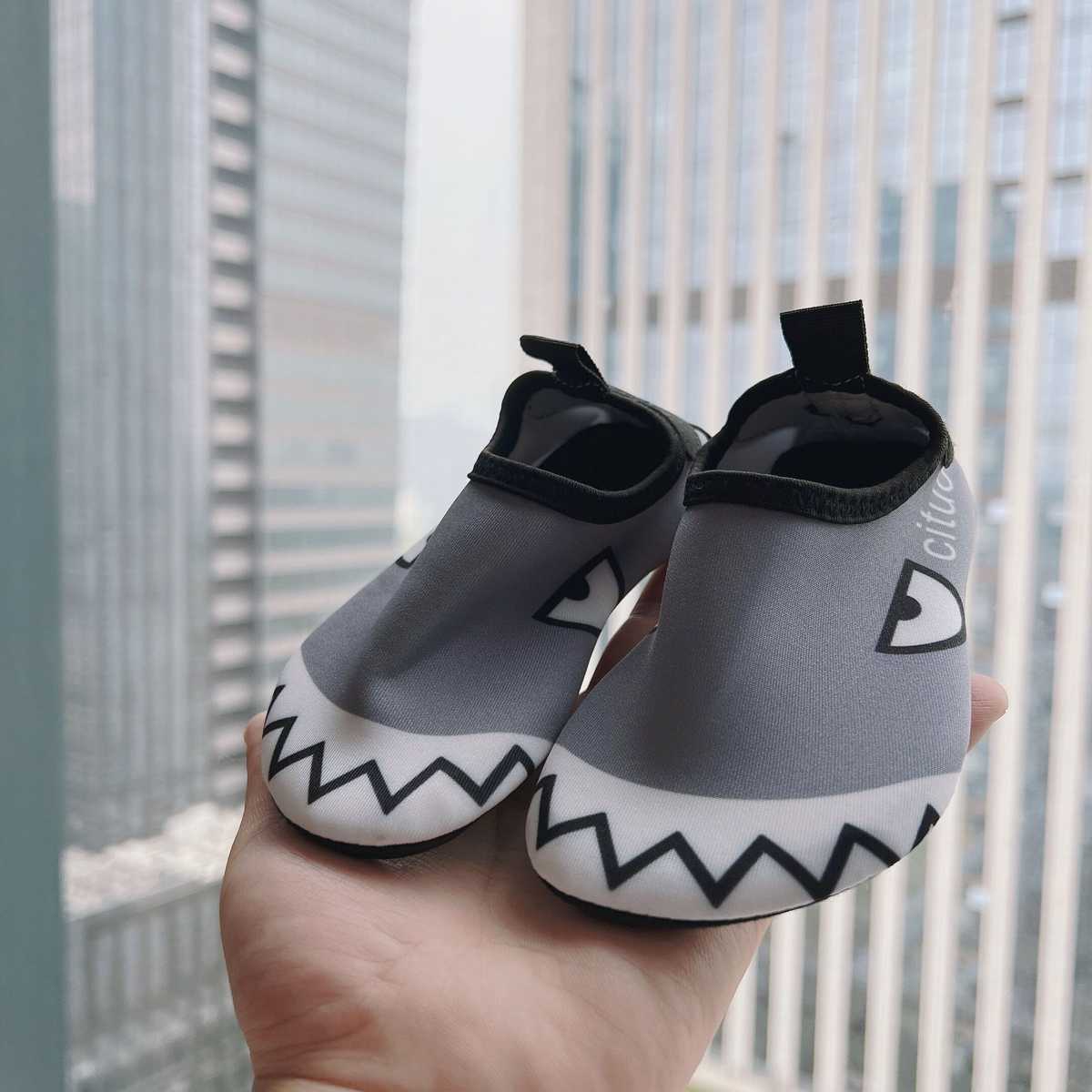 ファーストシューズやんちゃモンスターウォーターシューズ