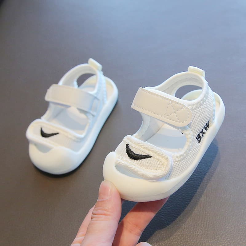 ファーストシューズふんわりメッシュ マジック水遊びサンダル