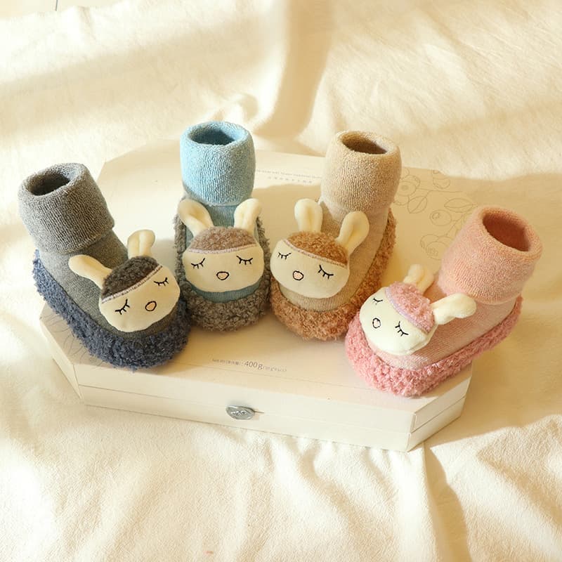ファーストシューズおやすみうさぎのもこもこルームシューズ