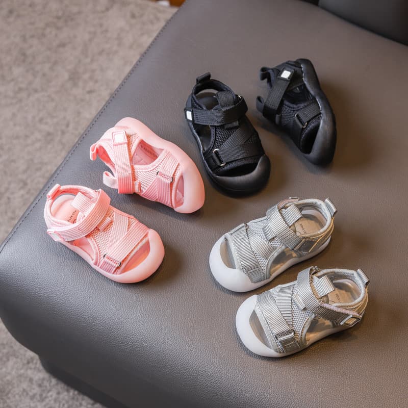 ファーストシューズメッシュベルトサンダル 快適おでかけタイプ