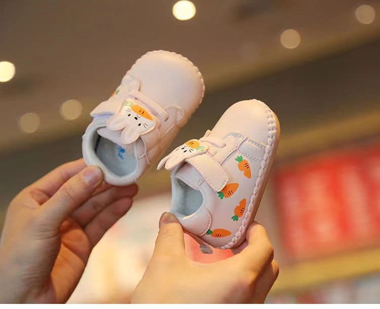 ファーストシューズ うさぎとにんじんのベビーシューズ