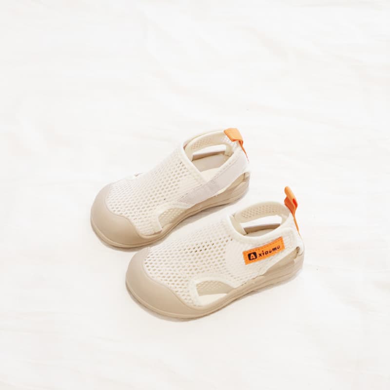 ファーストシューズメッシュ素材の水遊び用ベビーサンダル