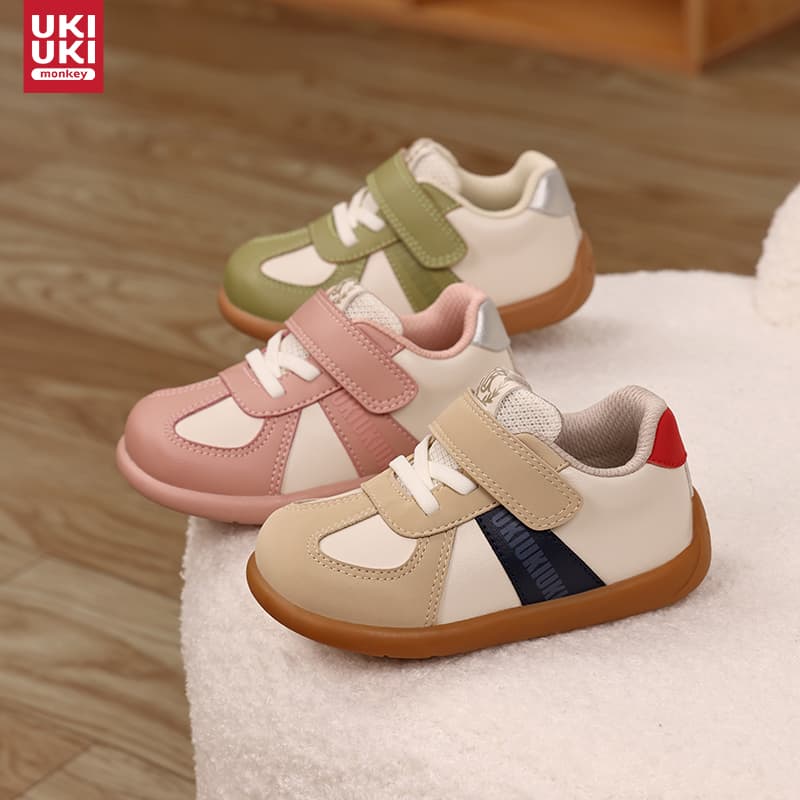 ファーストシューズ やわらか歩みスニーカー