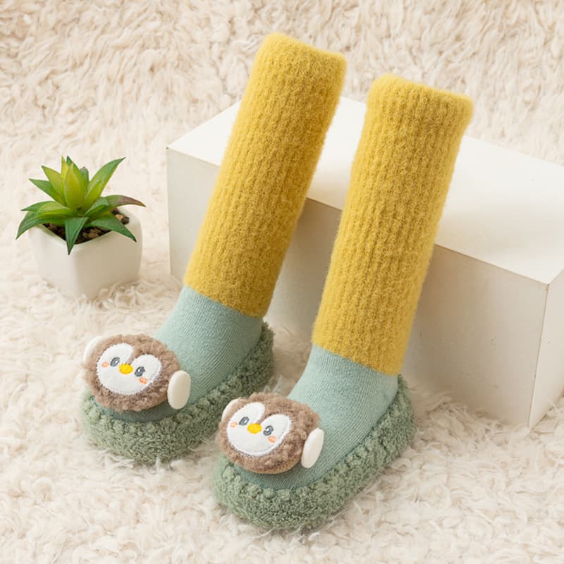 ファーストシューズふわもこペンギンのおめかけルームシューズ