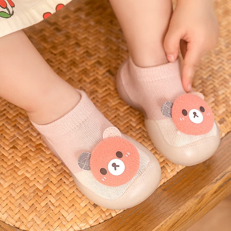 ファーストシューズ 動物さんと歩む赤ちゃんの一歩靴