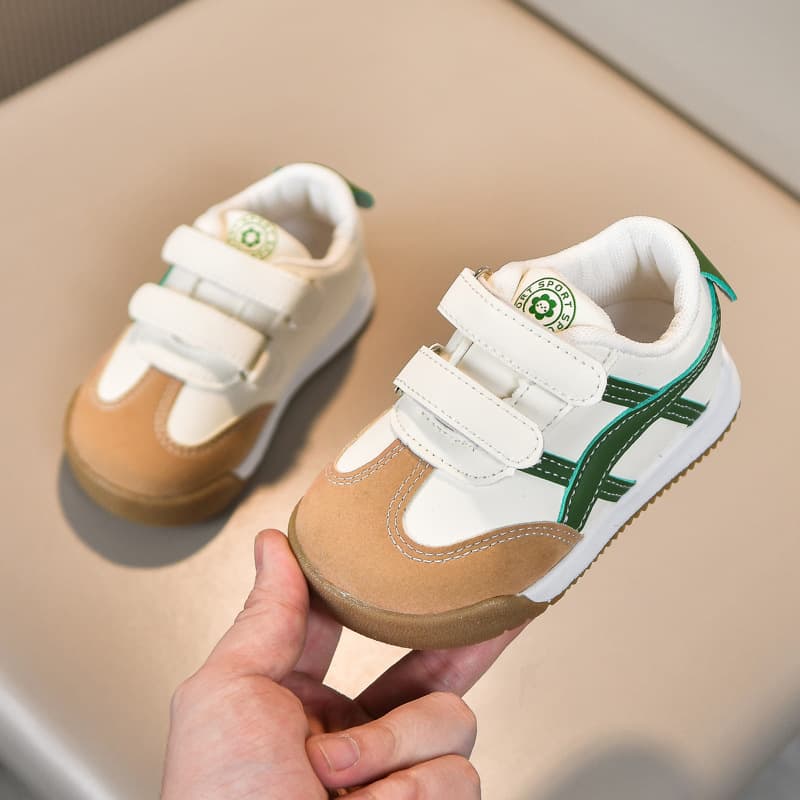 ファーストシューズふわもこベビー運動靴