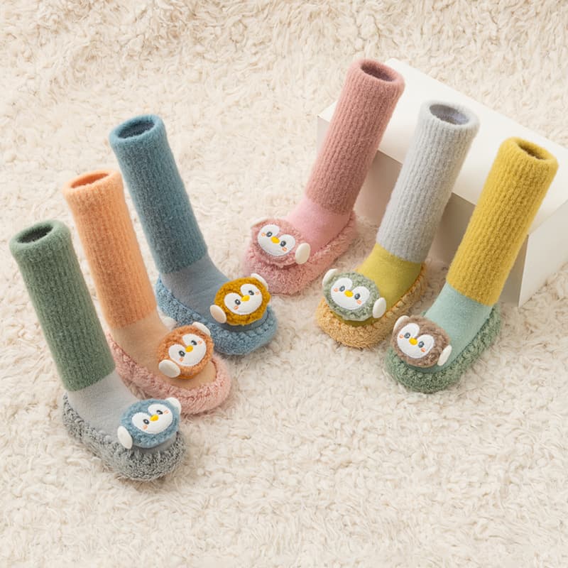 ファーストシューズふわもこペンギンのおめかけルームシューズ