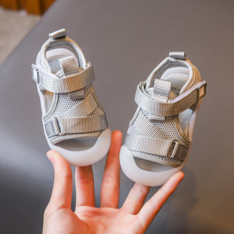 ファーストシューズメッシュベルトサンダル 快適おでかけタイプ