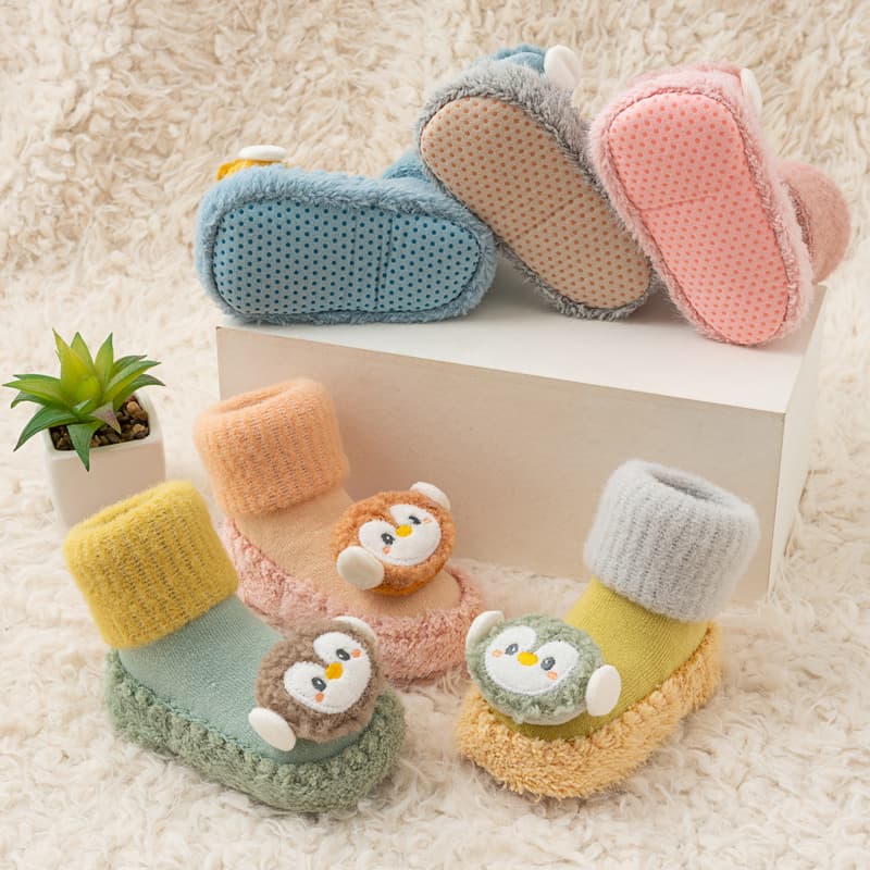 ファーストシューズふわもこペンギンのおめかけルームシューズ