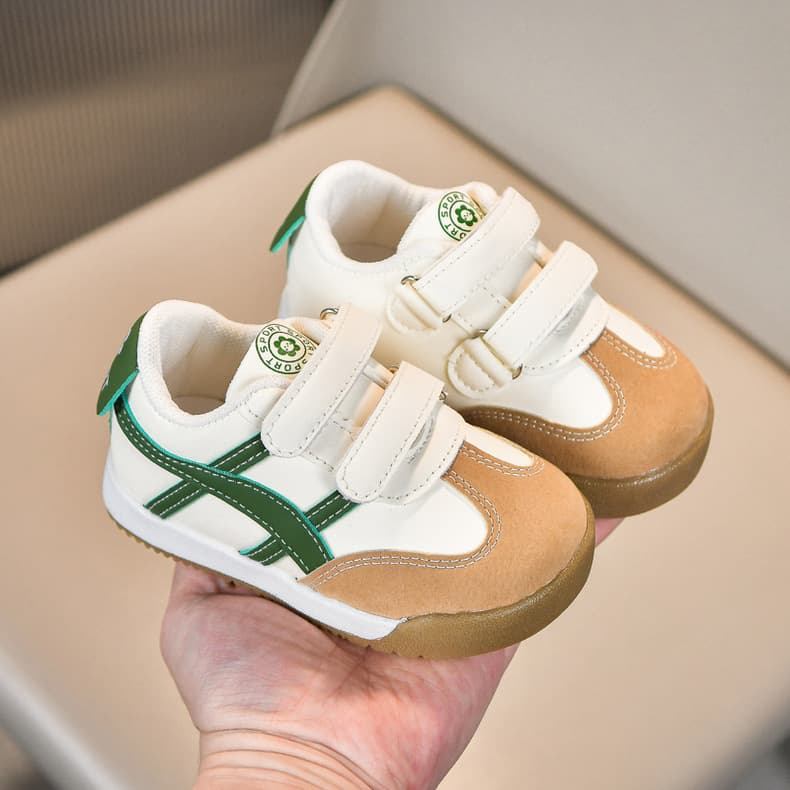 ファーストシューズふわもこベビー運動靴