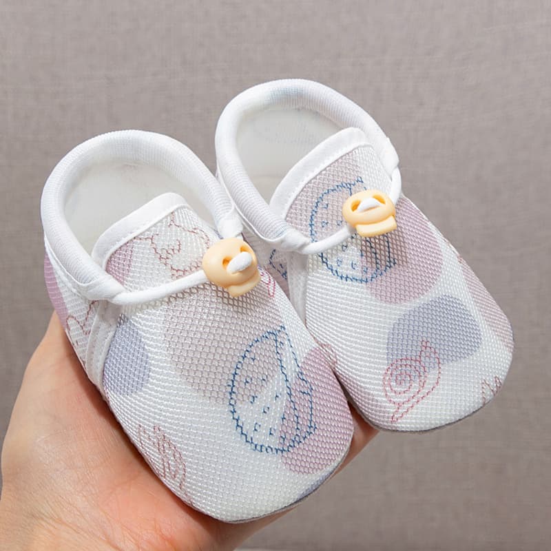 ファーストシューズ やわらか素材の赤ちゃん用初歩き靴