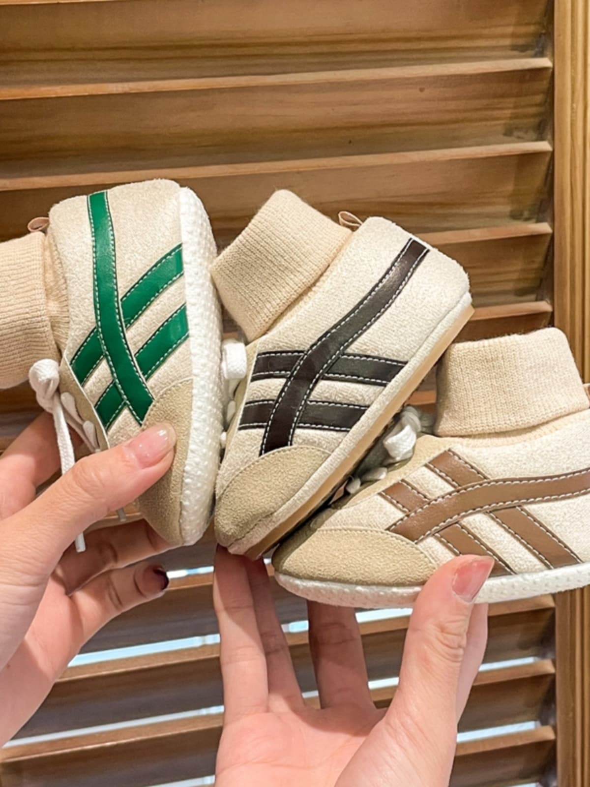 ファーストシューズふわもこソックス付きスポーツ靴