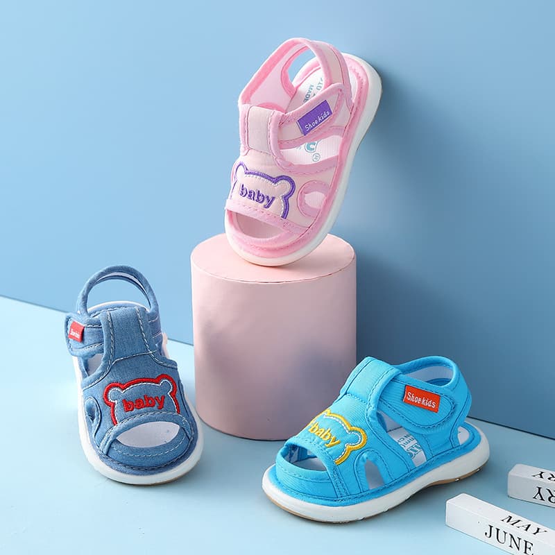 ファーストシューズやわらか赤ちゃんの水遊びサンダル