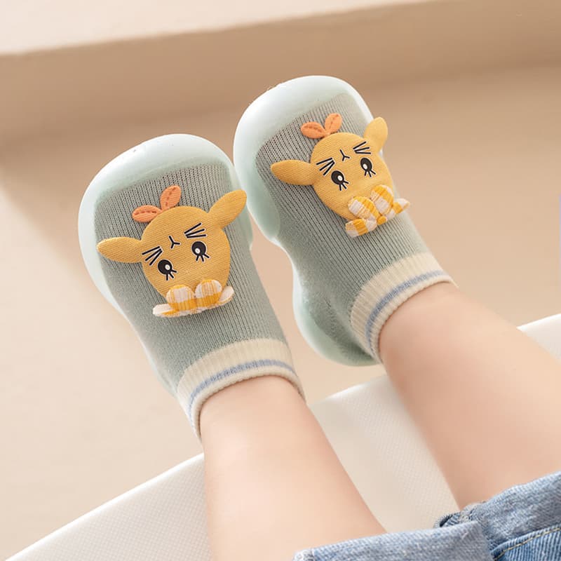 ファーストシューズ 動物さんと歩む赤ちゃんの一歩靴