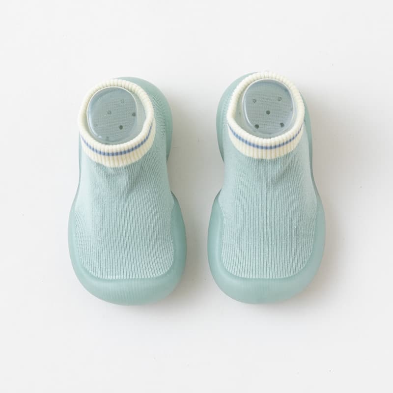 ファーストシューズ 動物さんと歩む赤ちゃんの一歩靴