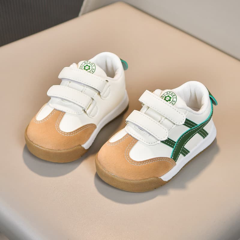 ファーストシューズふわもこベビー運動靴