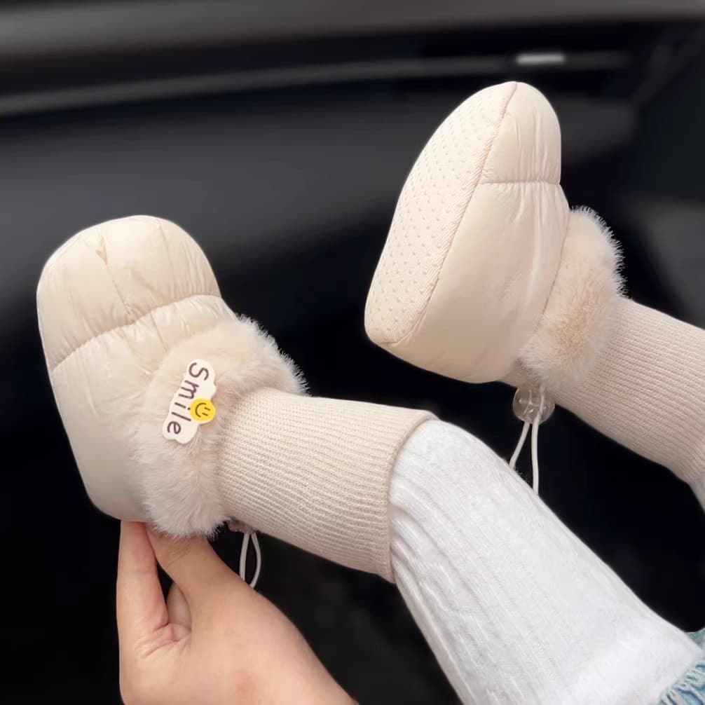 ファーストシューズもこもこふわふわ赤ちゃんルームブーツ
