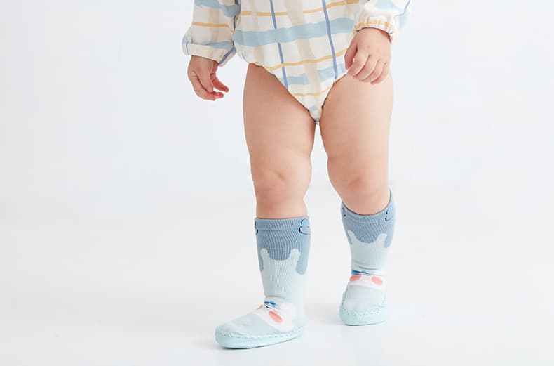 ファーストシューズもこもこ雲さんのルームソックス