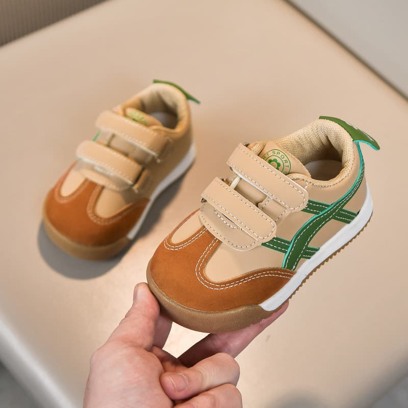 ファーストシューズふわもこベビー運動靴