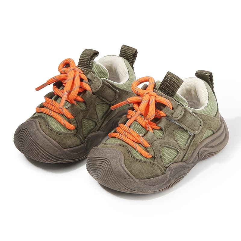 ファーストシューズふわもこアウトドアスニーカー