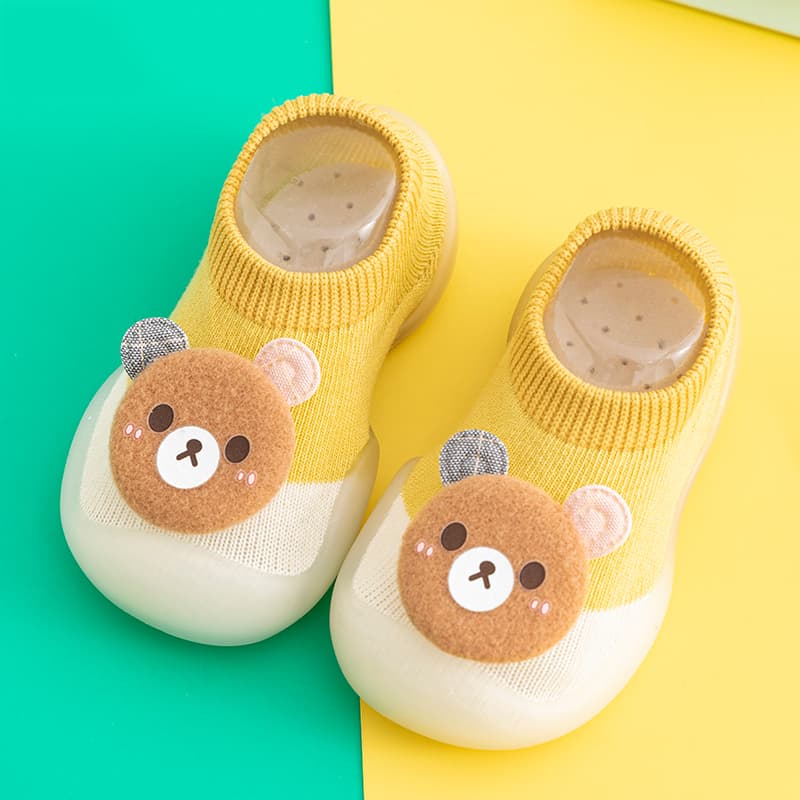 ファーストシューズ 動物さんと歩む赤ちゃんの一歩靴