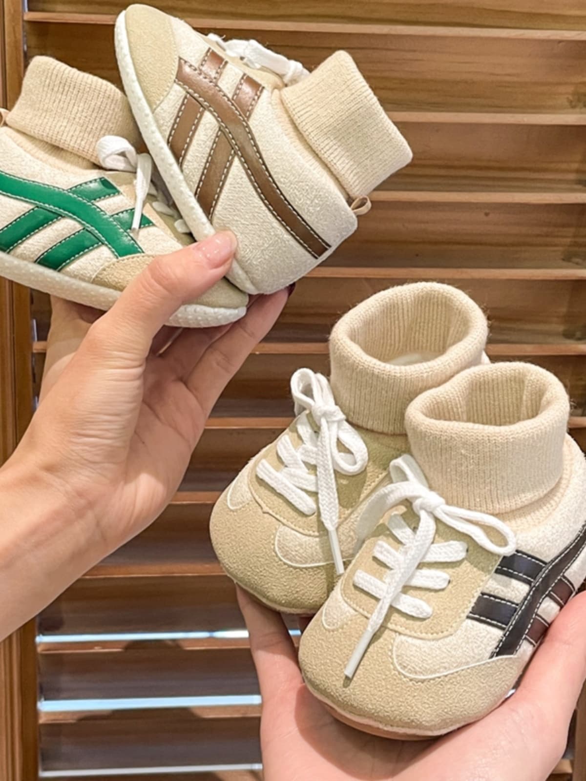 ファーストシューズふわもこソックス付きスポーツ靴