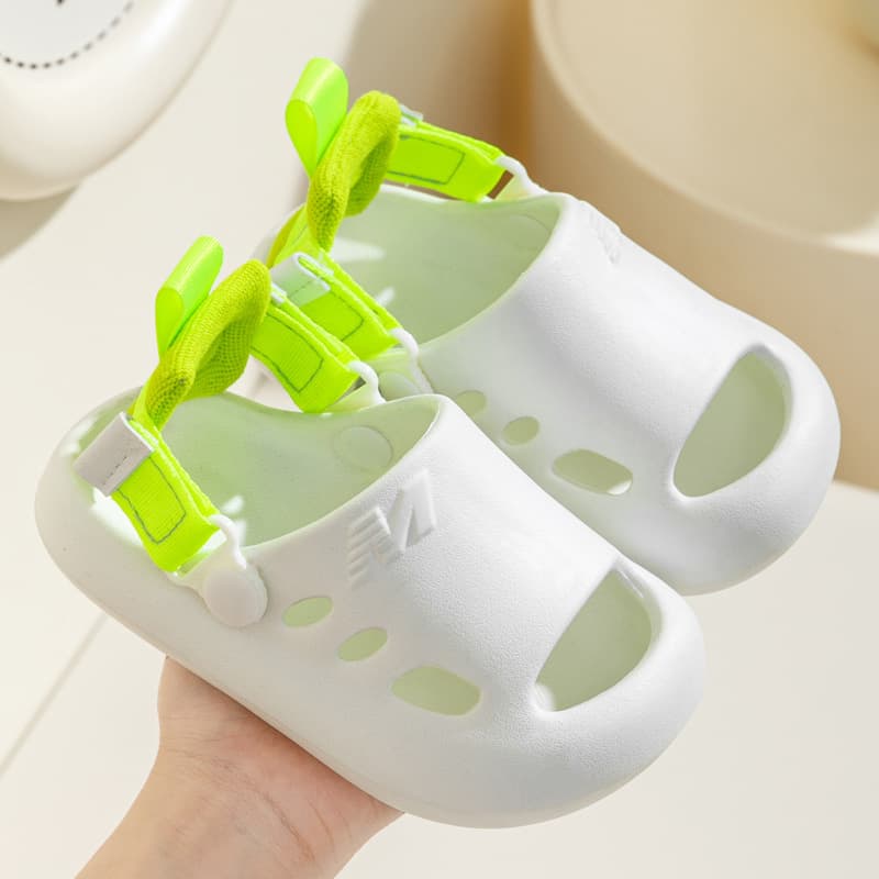 ファーストシューズやわらか通気メッシュ 赤ちゃんサンダル